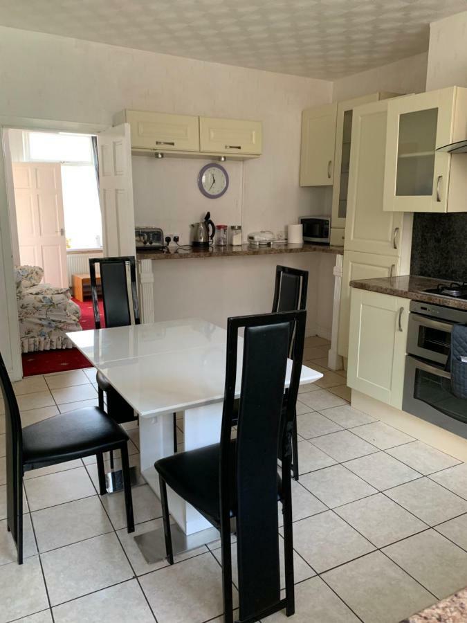 דירות ברנלי Travis House One מראה חיצוני תמונה