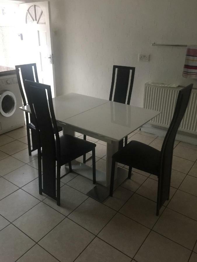 דירות ברנלי Travis House One מראה חיצוני תמונה